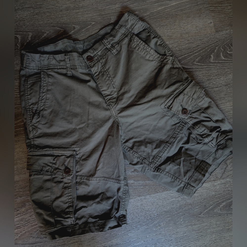 American Eagle Outfitters Olive Cargo Shorts